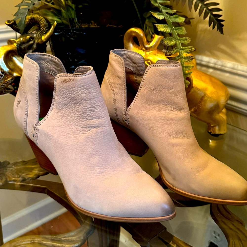 Frye 8.5 Ankle Boot
